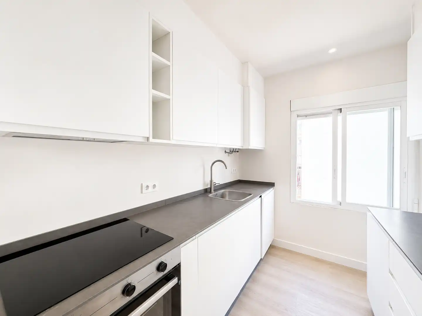 Kitchen of Flat for sale in  Logroño  with Heating, Oven and Washing machine