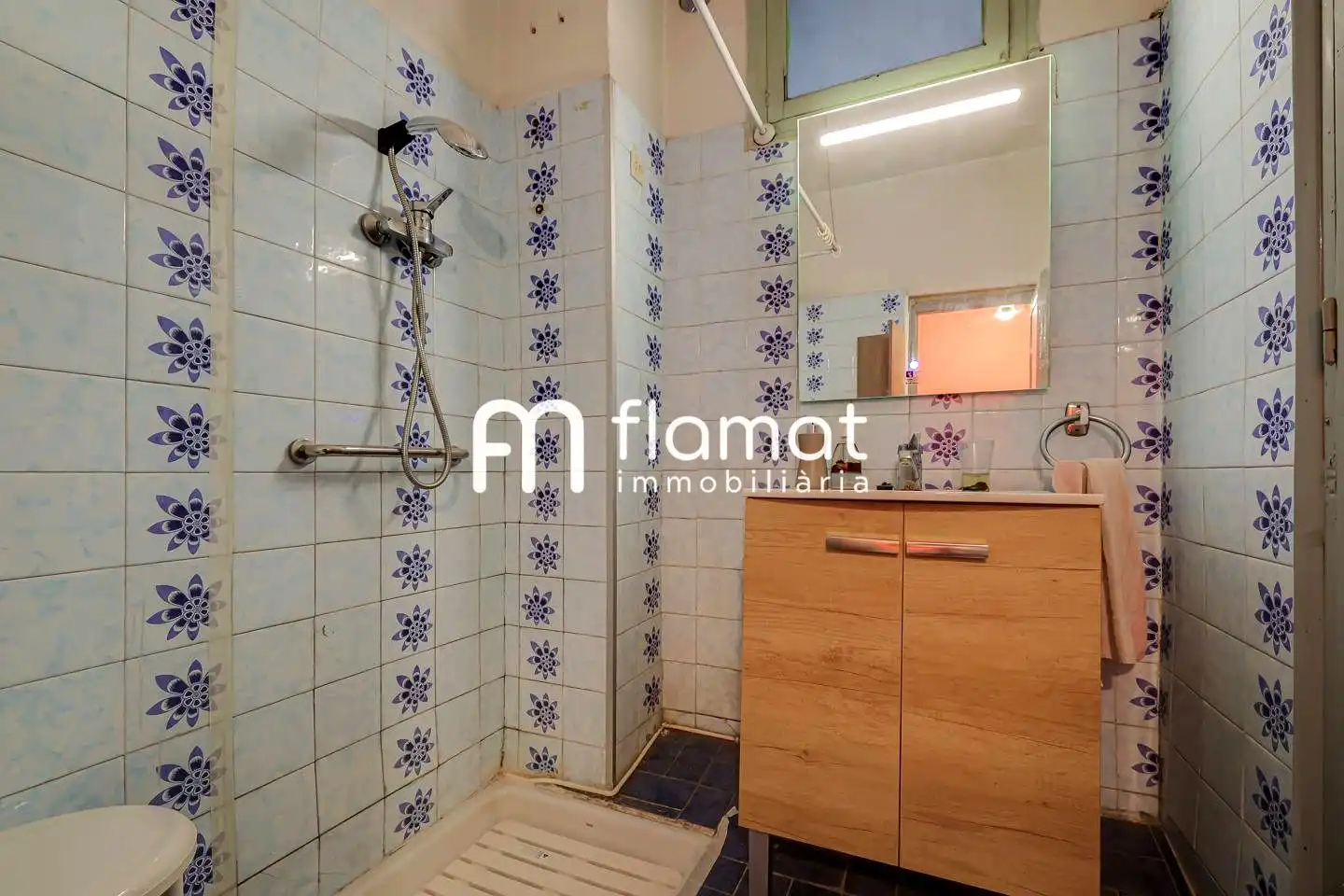 Badezimmer von Country house zum Verkauf in Santa Coloma de Gramenet mit Privatgarten und Terrasse