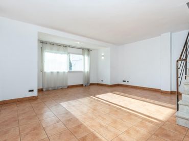 Attique avec balcon à vendre à Carrer de la Font Nova