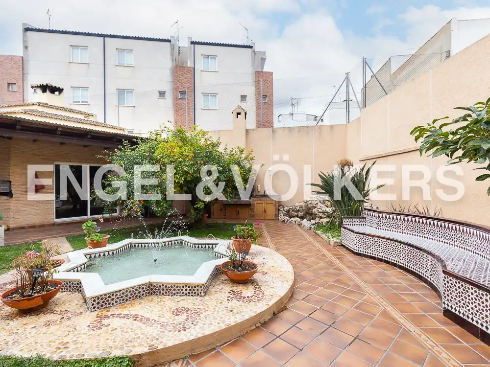 Terrassa de Casa o xalet en venda en Aldaia amb Aire condicionat, Calefacció i Jardí privat