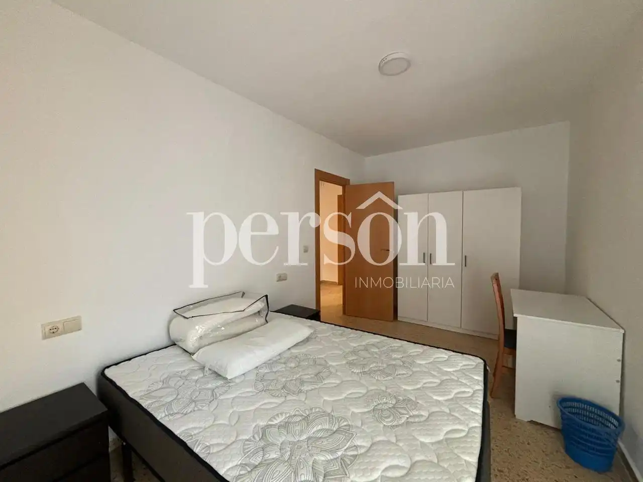 Habitación de Piso de alquiler en Valencia con Aire acondicionado, Amueblado y Balcón