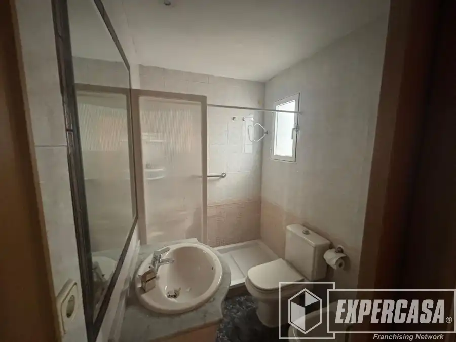 Badezimmer von Wohnungen zum Verkauf in Sagunto / Sagunt mit Möbliert