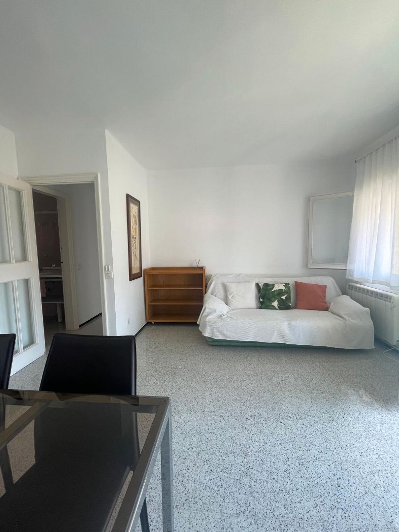 Sala d'estar de Pis de lloguer en Palamós amb Calefacció, Moblat i Forn