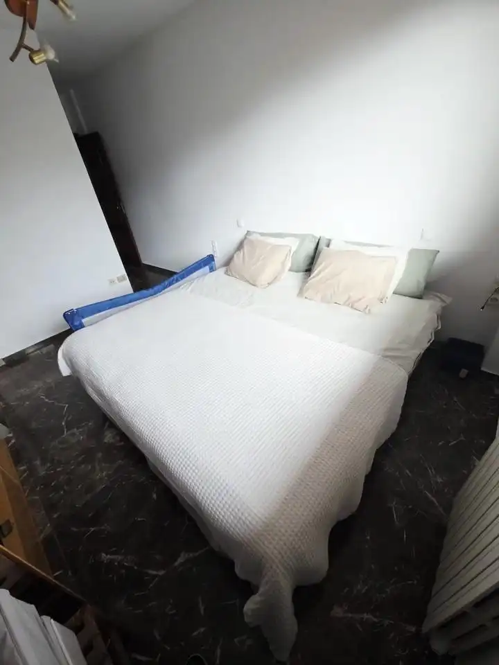 Habitación de Piso en venta en Zaragoza con Aire acondicionado, Calefacción y Jardín privado