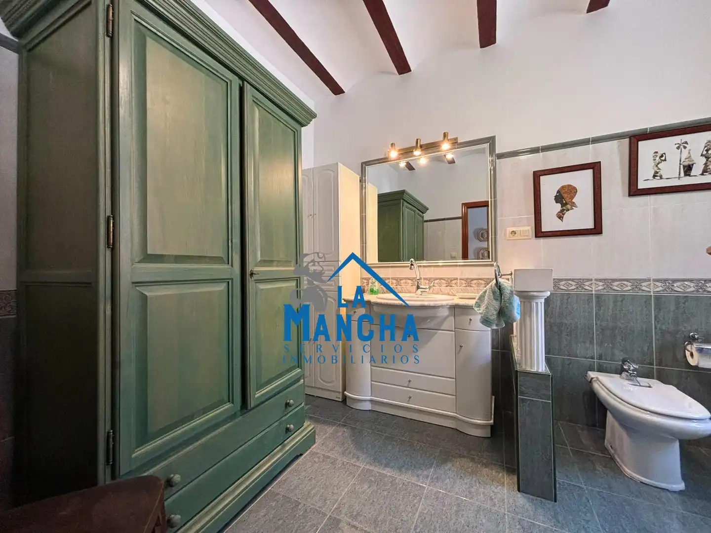 Baño de Casa o chalet en venta en Hoya-Gonzalo con Calefacción, Jardín privado y Amueblado