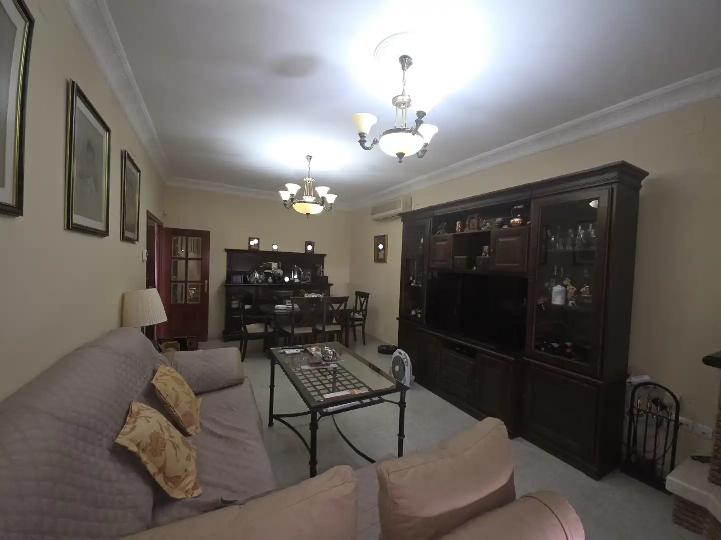 Sala de estar de Casa o chalet en venta en Alcalá de Guadaira con Aire acondicionado, Calefacción y Jardín privado