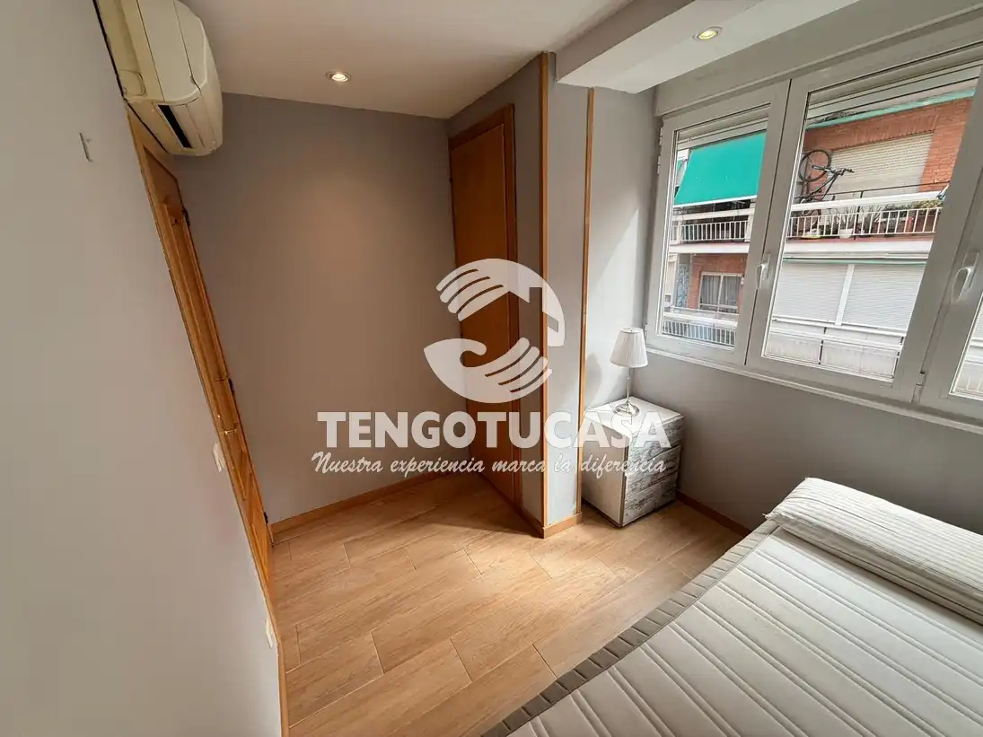 Bedroom of Flat for sale in Madrid  with Air Conditioner, Heating and Furnished