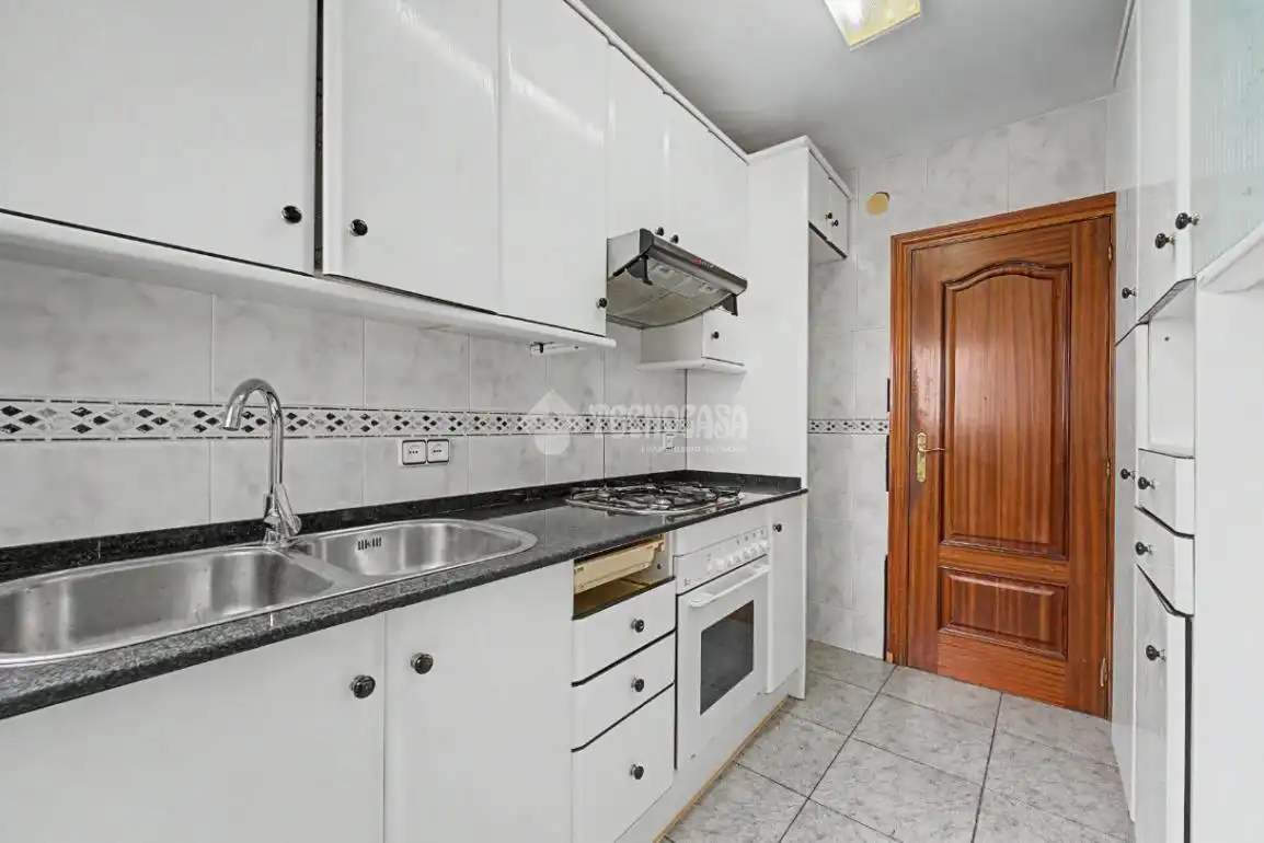 Cocina de Piso en venta en Cornellà de Llobregat con Aire acondicionado y Balcón