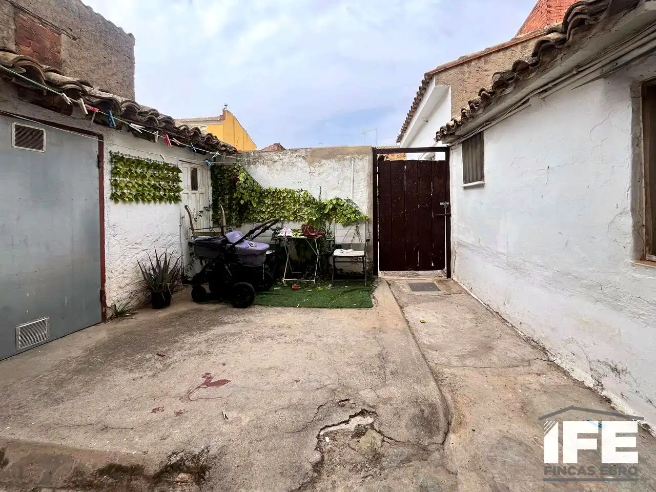 Vista exterior de Casa o xalet en venda en Torres de Berrellén amb Aire condicionat i Jardí privat
