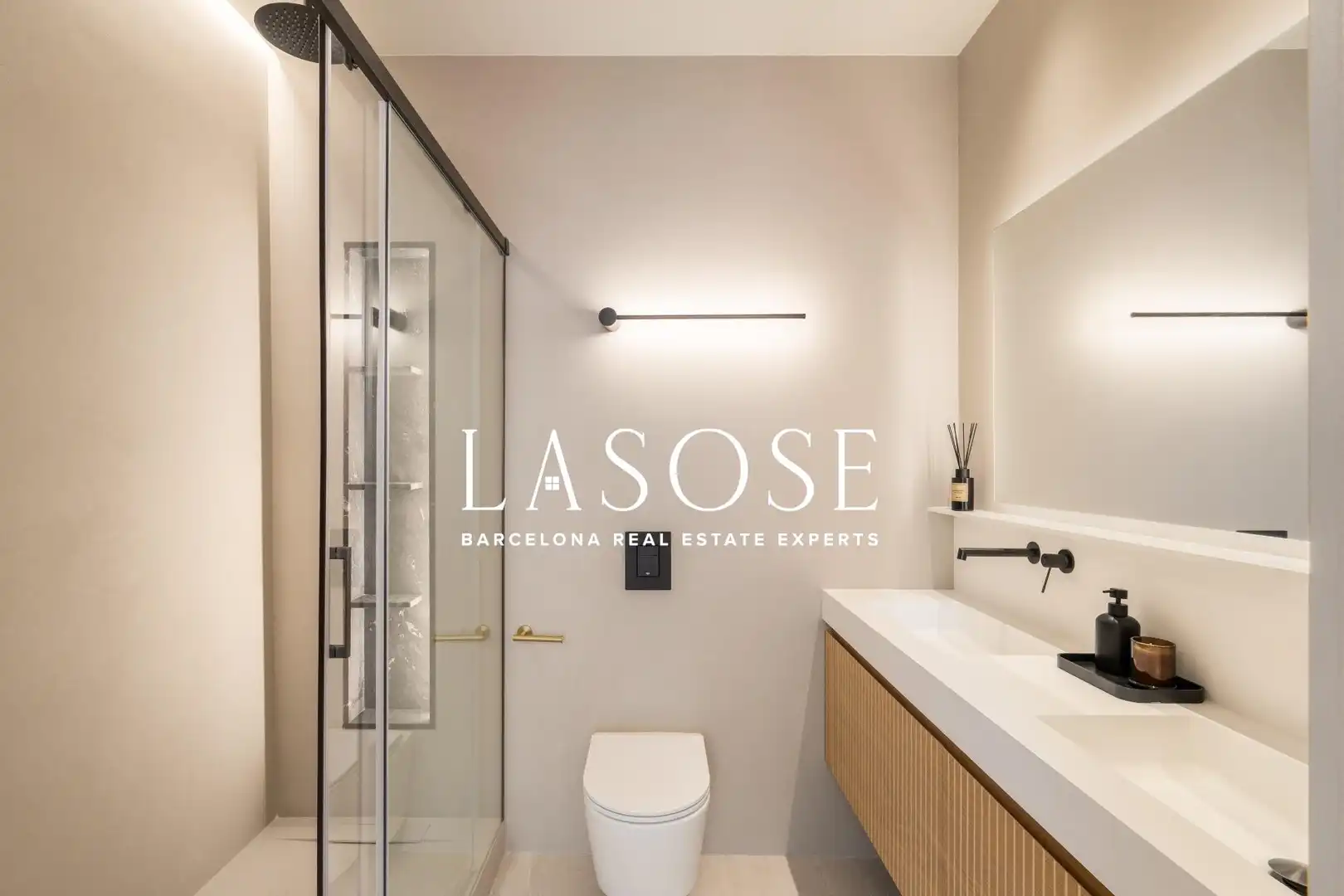 Baño de Ático en venta en Barcelona con Aire acondicionado, Calefacción y Terraza