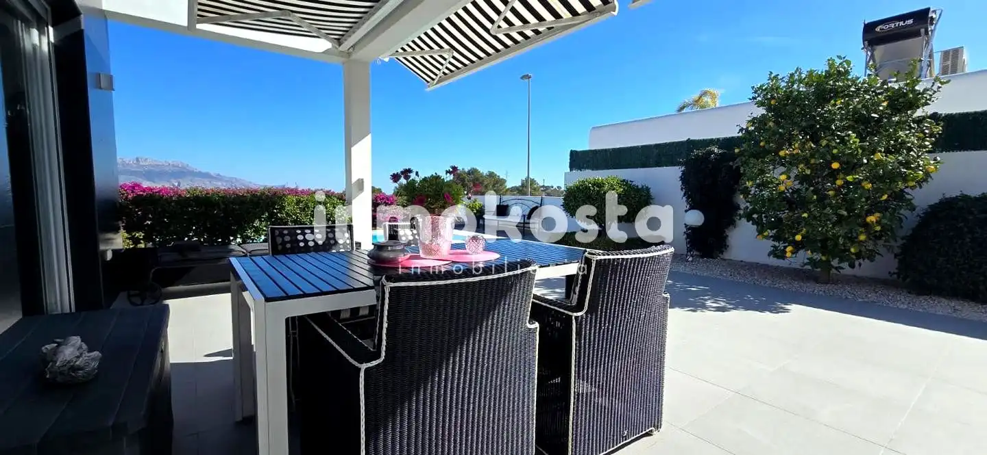 Terrassa de Casa o xalet en venda en Polop amb Aire condicionat, Calefacció i Jardí privat