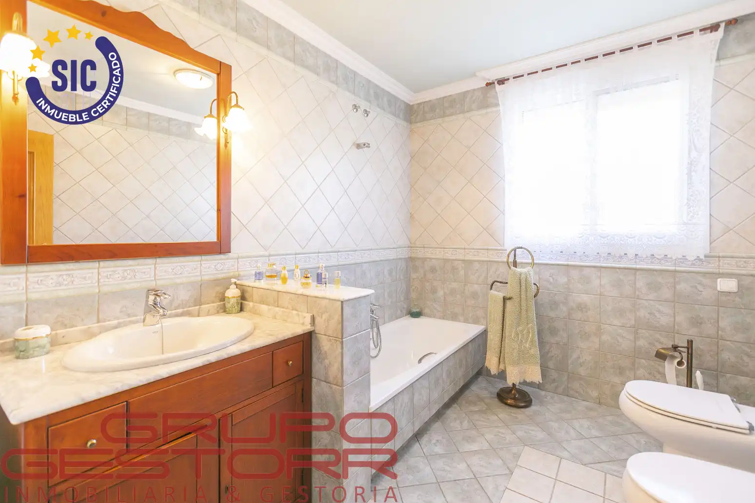 Baño de Casa o chalet en venta en Valencia con Aire acondicionado, Calefacción y Jardín privado