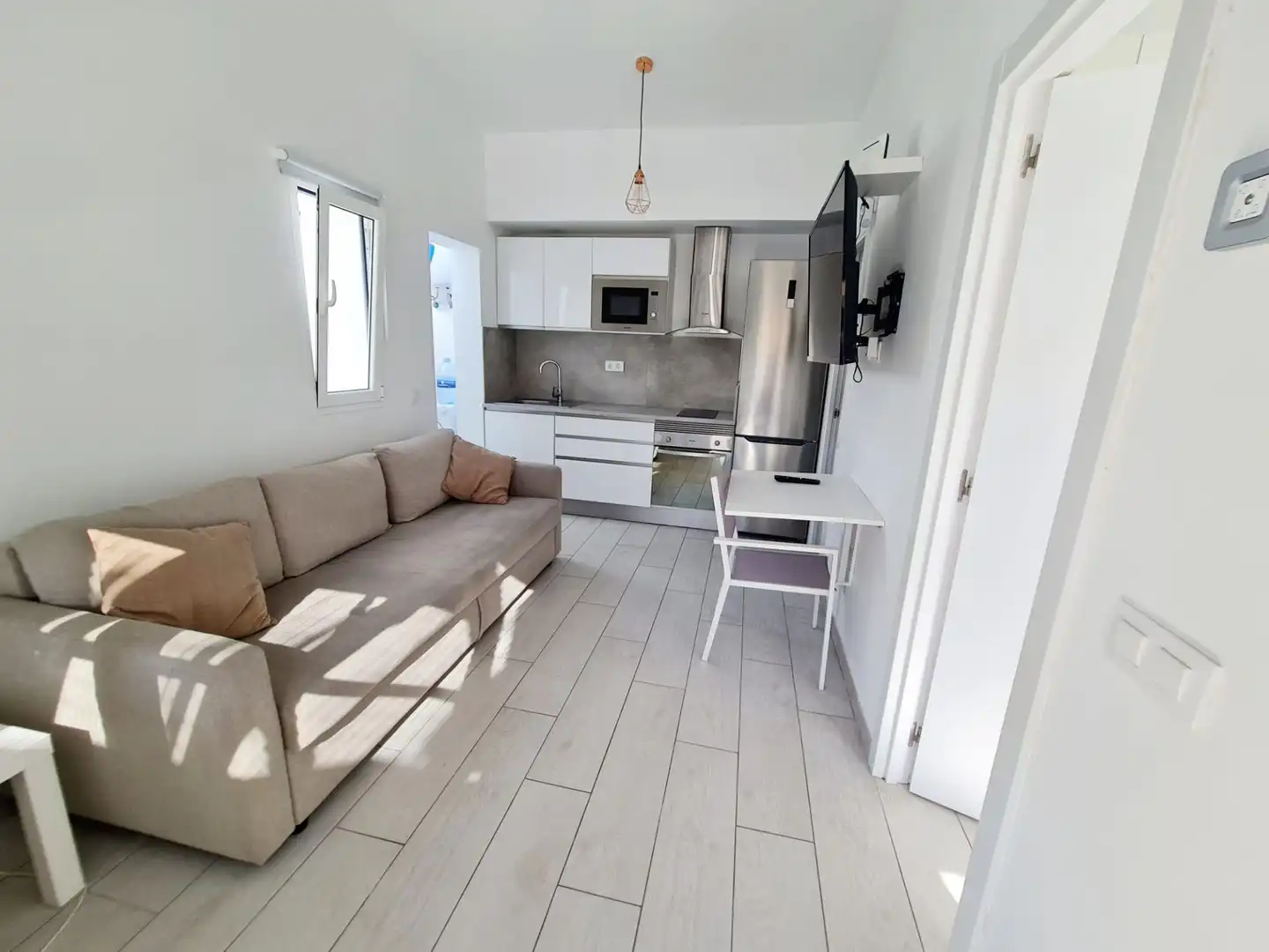 Sala d'estar de Casa o xalet de lloguer en San Bartolomé de Tirajana amb Aire condicionat, Jardí privat i Terrassa