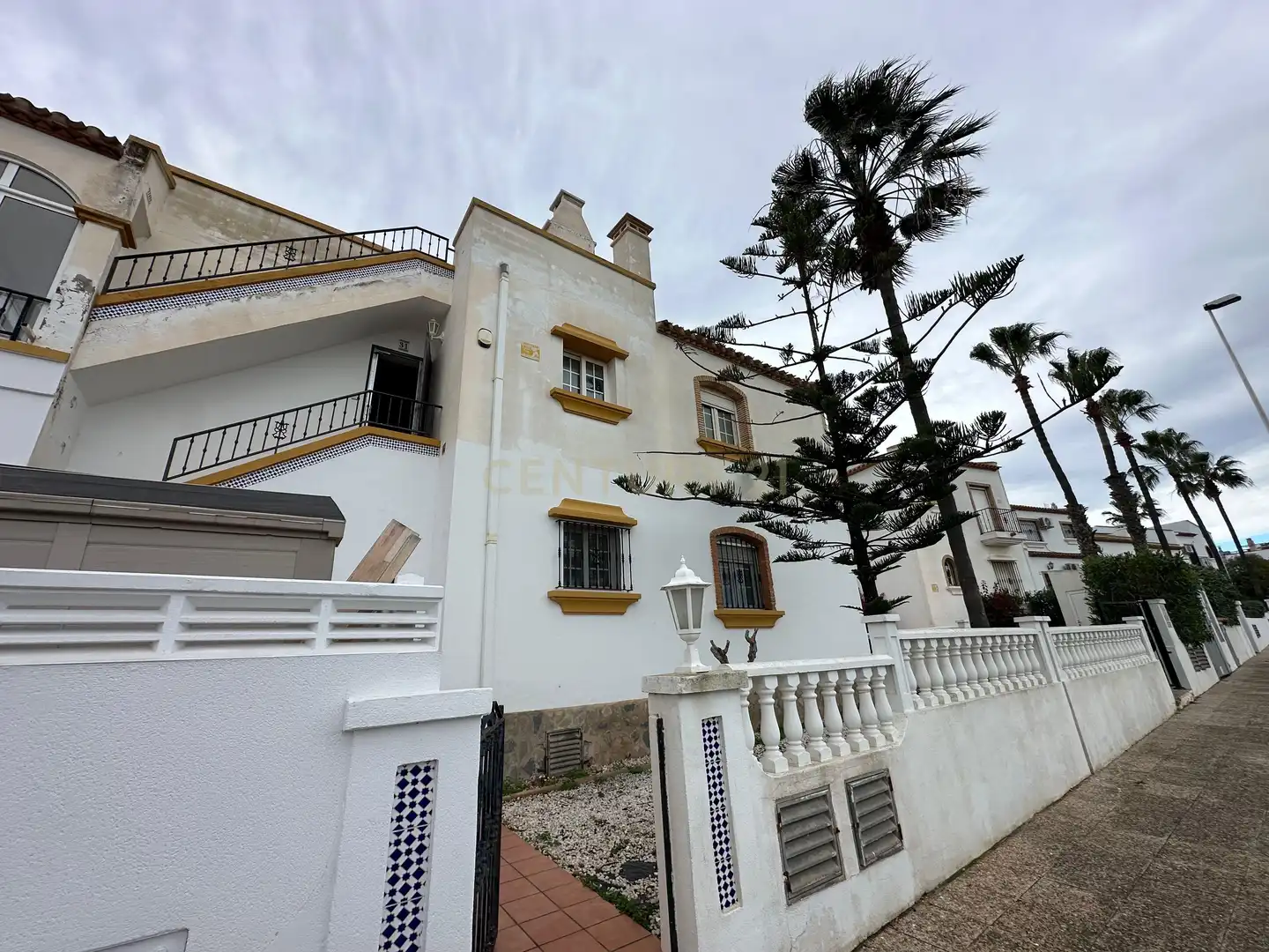 Vista exterior de Piso en venta en Orihuela con Piscina comunitaria