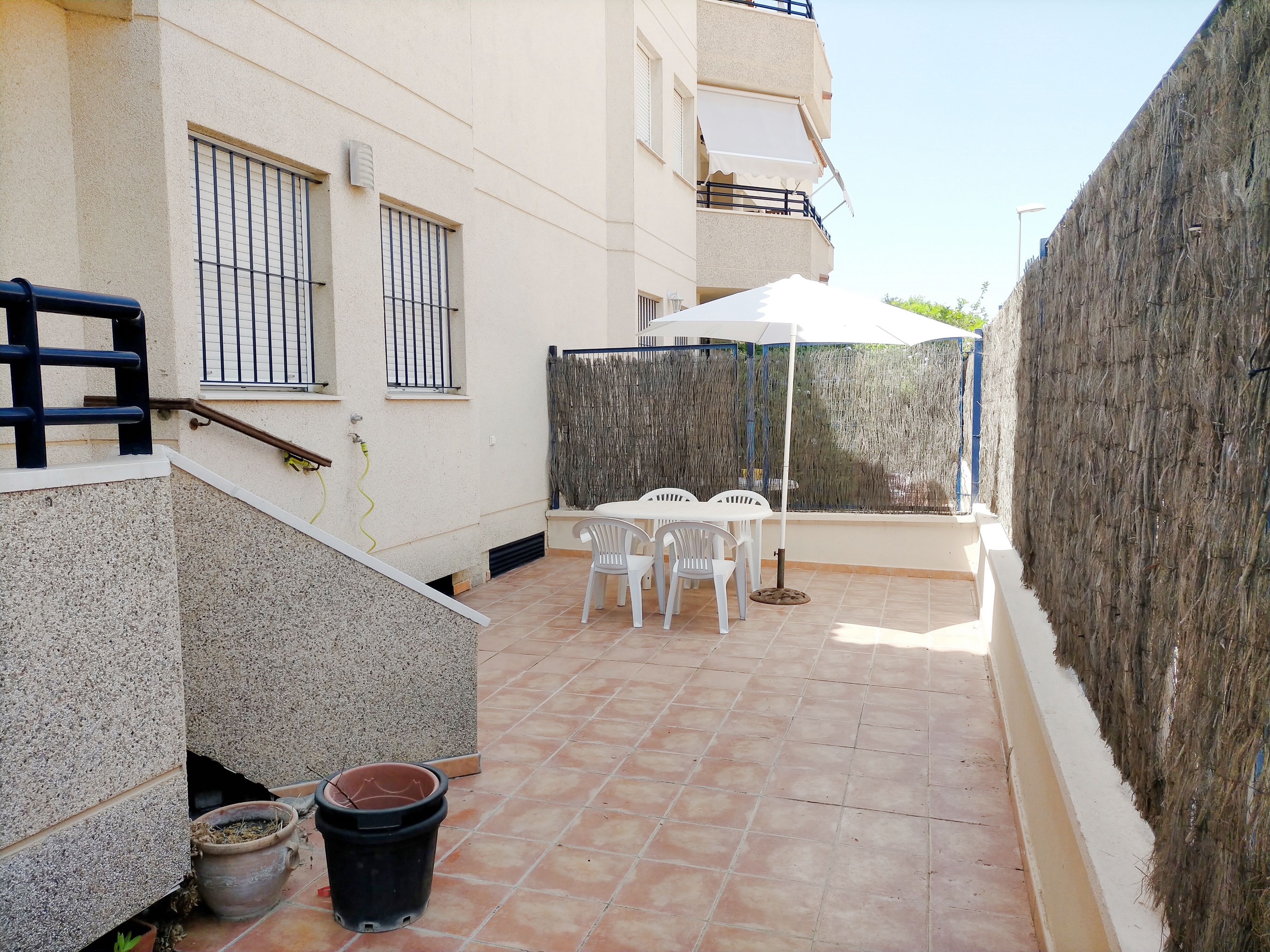 Flat for rent in Calle Rosa de los Vientos, El Pino - Bajo de Guía