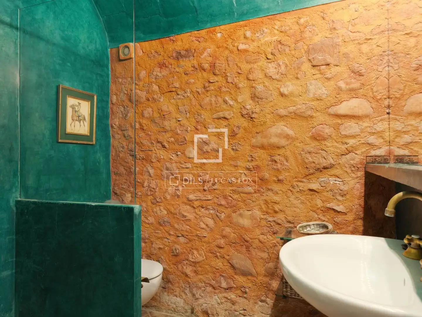 Baño de Finca rústica en venta en Sant Mori con Calefacción, Jardín privado y Terraza
