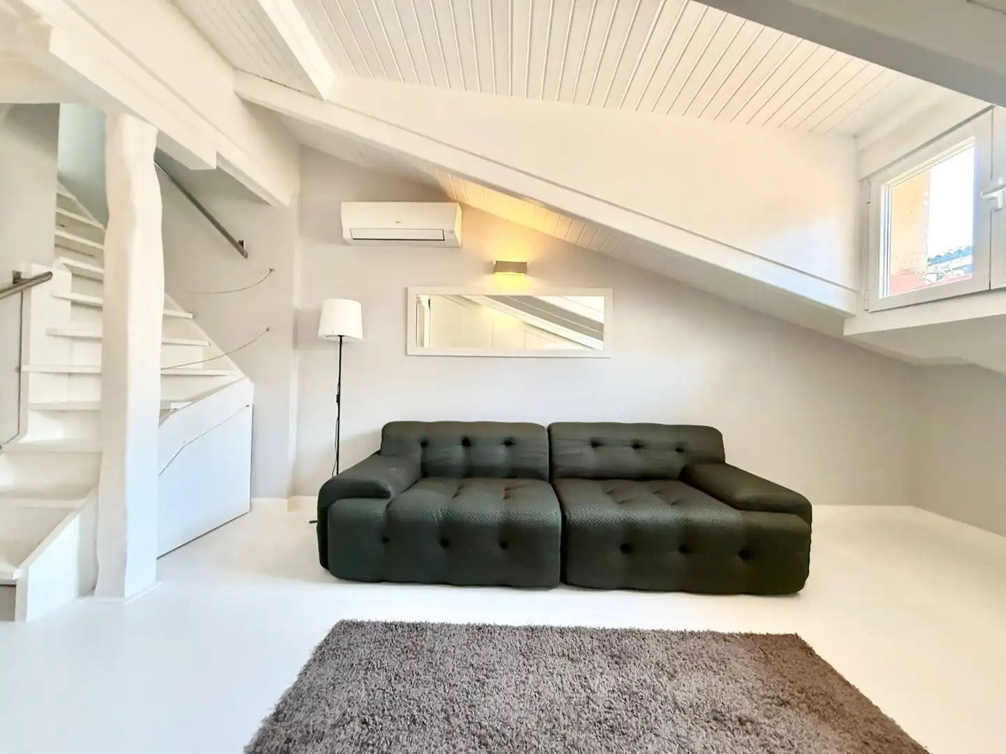 Living room of Duplexes for rent in Madrid  with Air Conditioner, Heating and Furnished