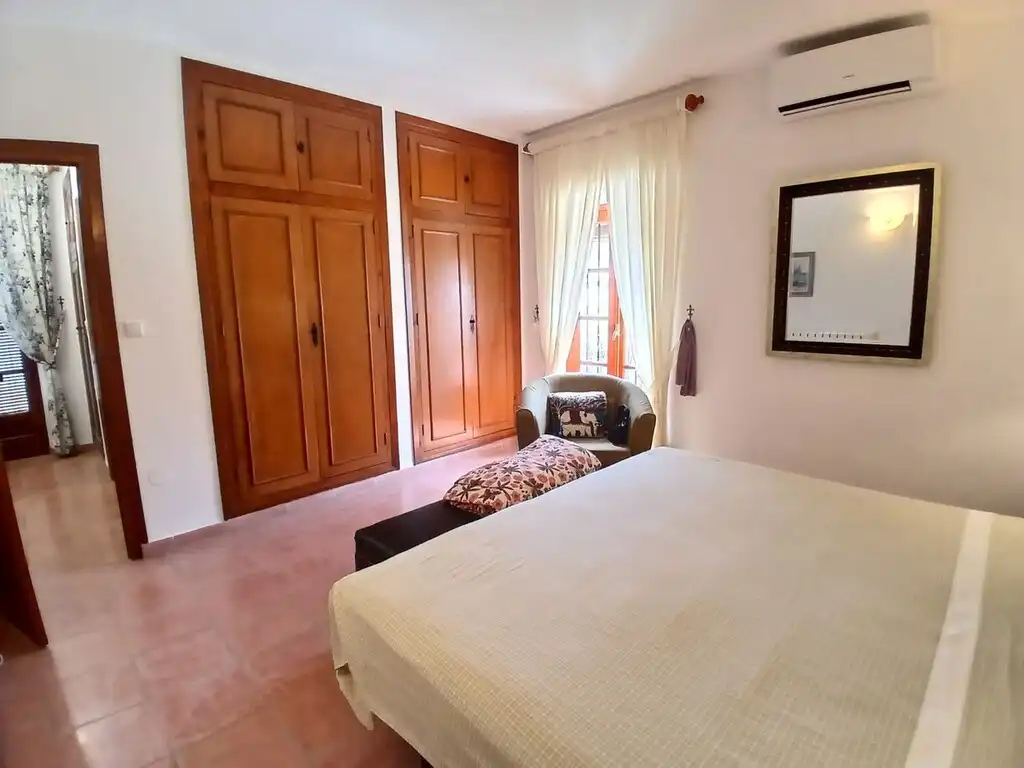 Schlafzimmer von Einfamilien-Reihenhaus zum Verkauf in Fuengirola mit Klimaanlage, Terrasse und Möbliert