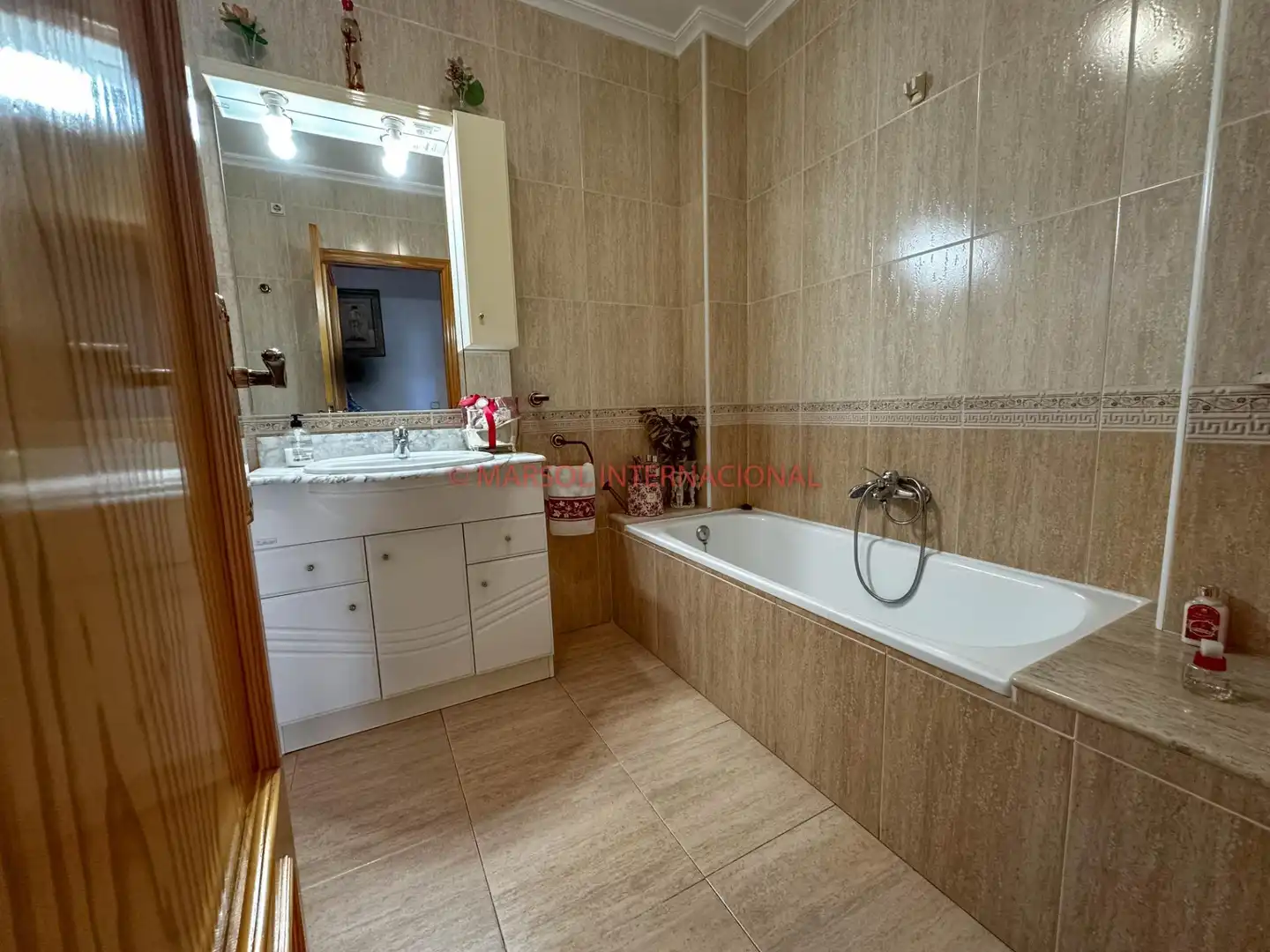 Bany de Casa o xalet en venda en Orihuela amb Jardí privat, Terrassa i Traster