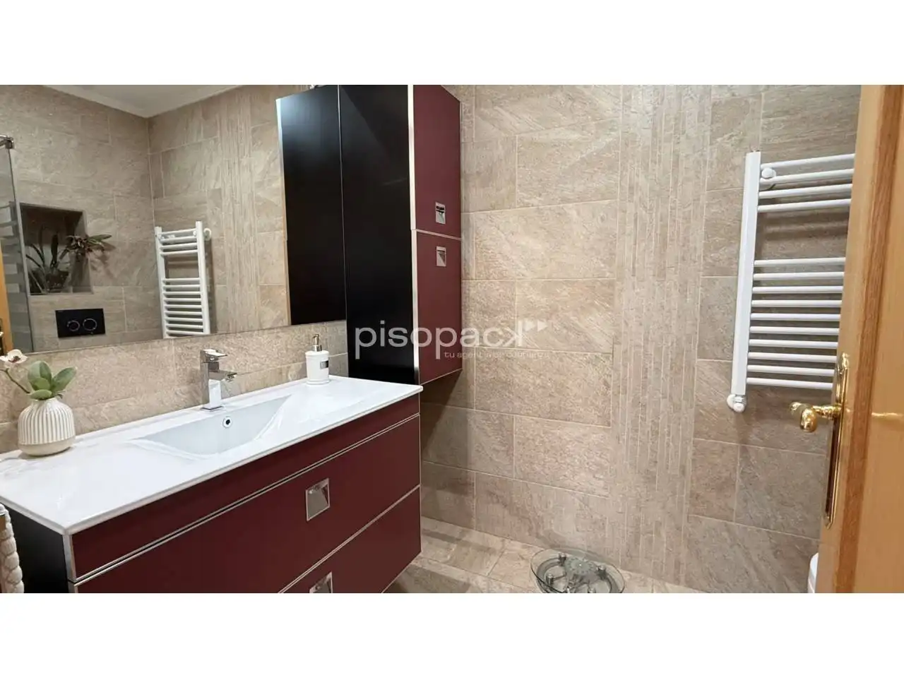 Baño de Casa adosada en venta en Berrioplano / Berriobeiti con Calefacción, Jardín privado y Parquet