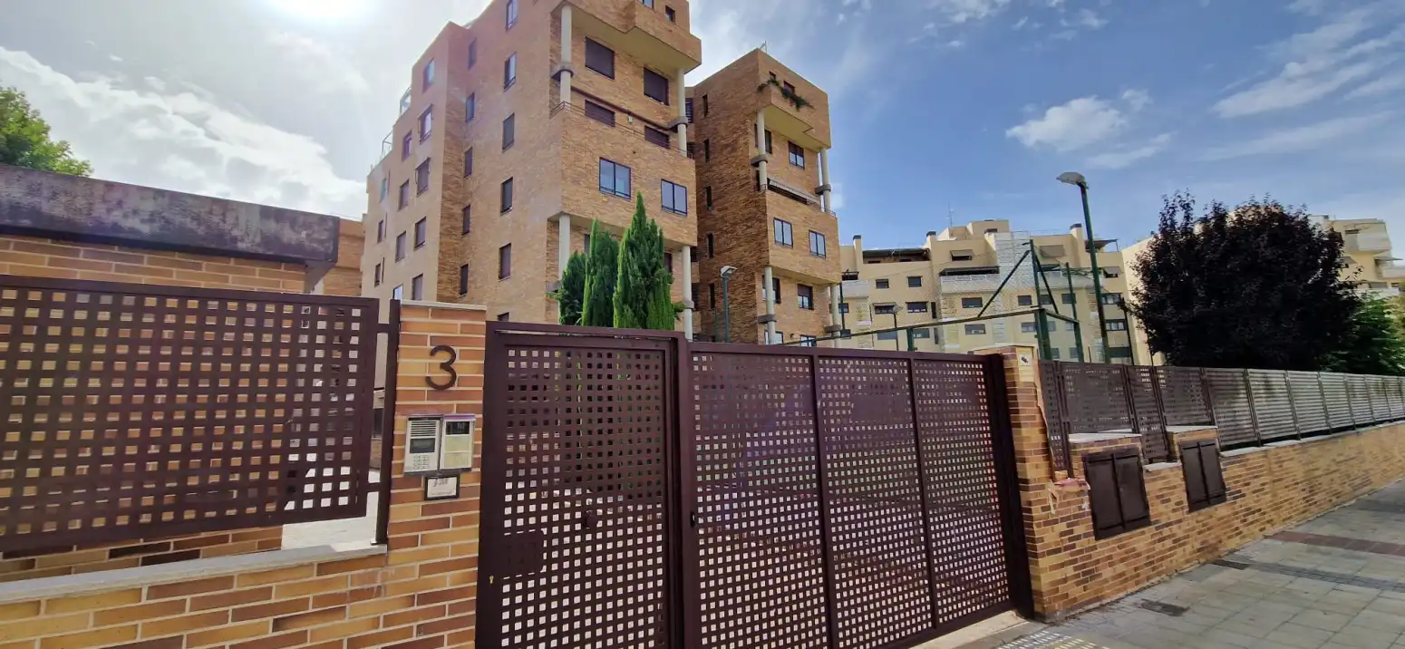 Vista exterior de Pis en venda en Getafe amb Aire condicionat, Calefacció i Parquet