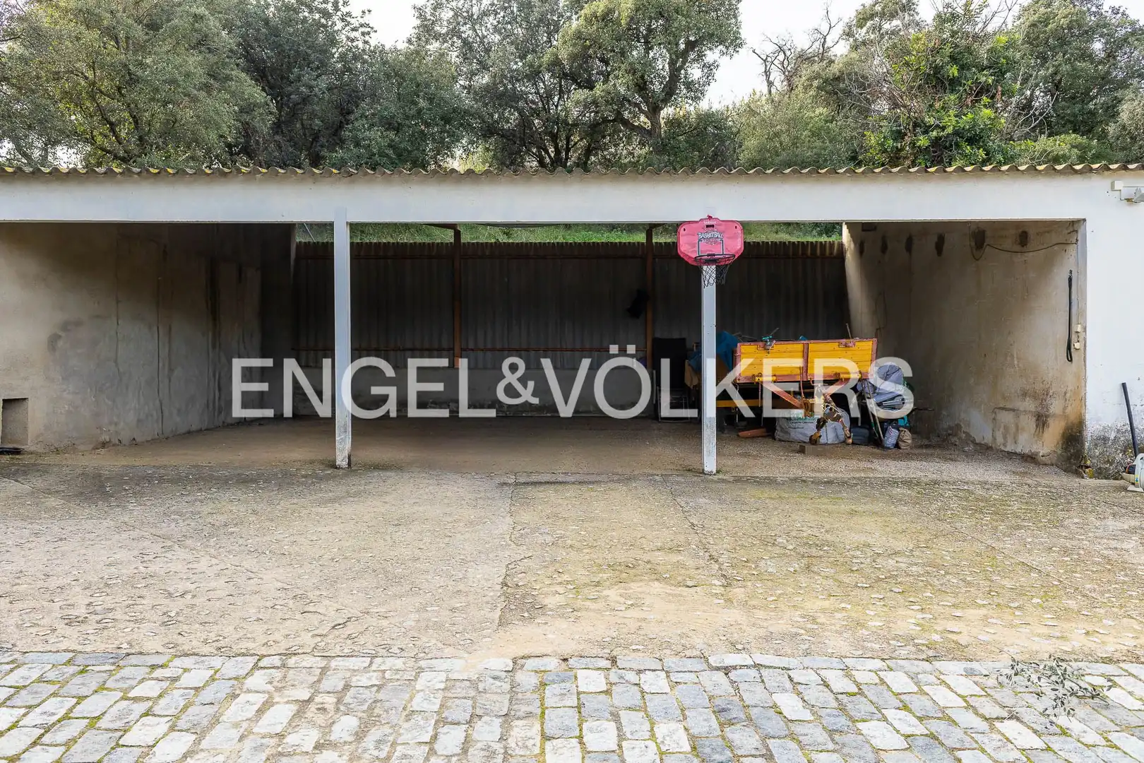 Parkplatz von Country house zum Verkauf in Mataró mit Heizung, Privatgarten und Terrasse