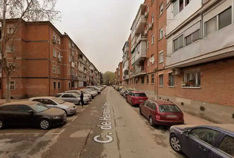 Flat for sale in Reyes Católicos, imagen 3