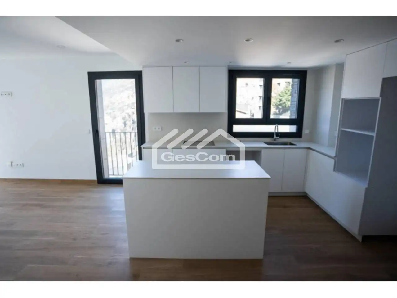 Cocina de Piso de alquiler en Escaldes – Engordany con Calefacción y Balcón
