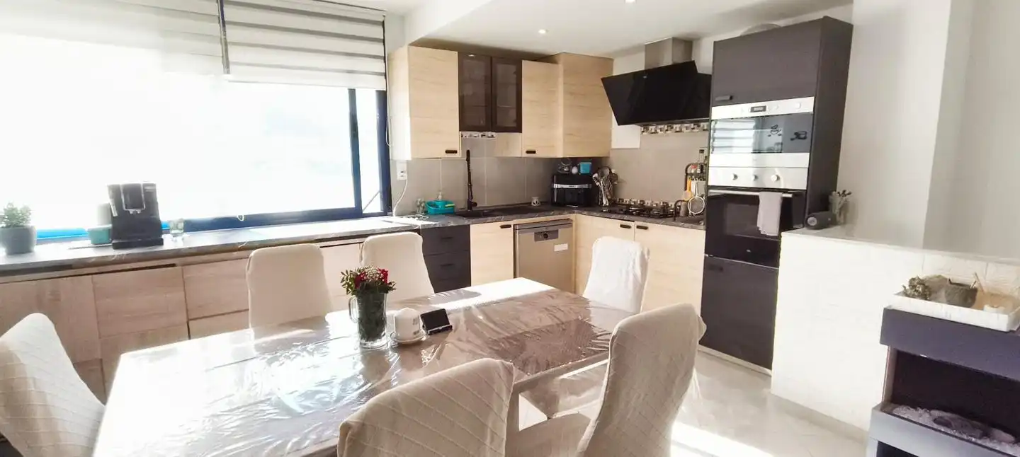 Küche von Wohnung zum Verkauf in Garrucha mit Klimaanlage, Terrasse und Abstellraum