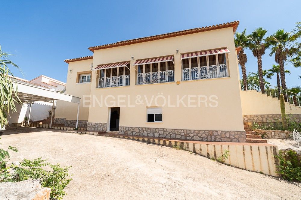 Vista exterior de Casa o xalet en venda en Gandia amb Aire condicionat, Calefacció i Jardí privat