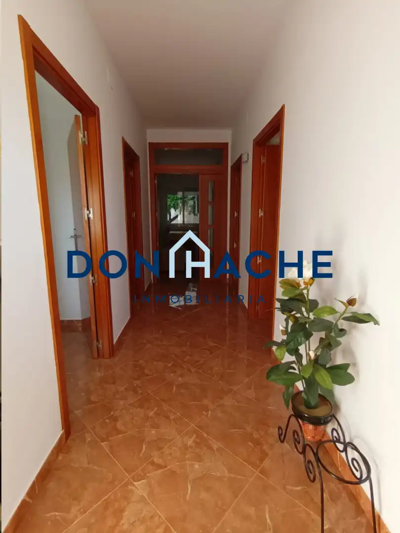 Casa adosada en venda en Guareña amb Traster
