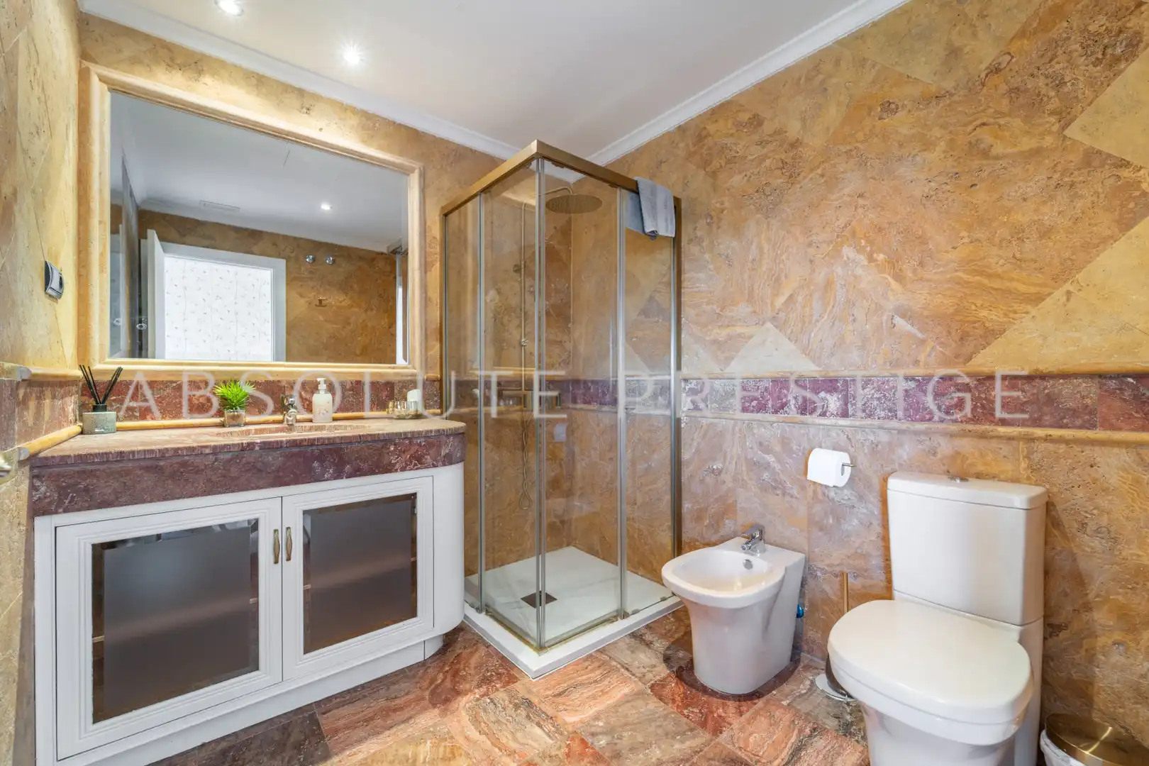 Bany de Apartament en venda en Marbella amb Aire condicionat, Terrassa i Piscina