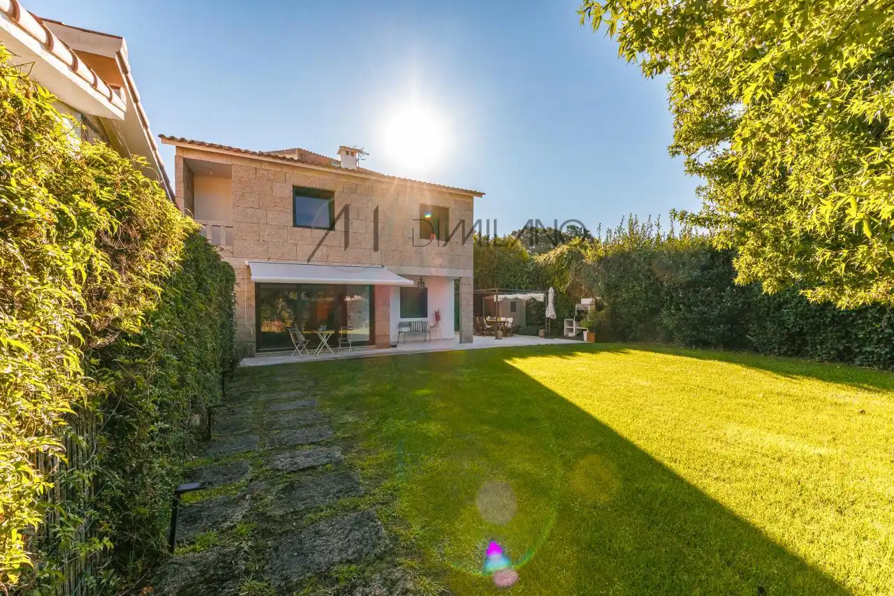 Detached house with garden for sale in Rúa Foz