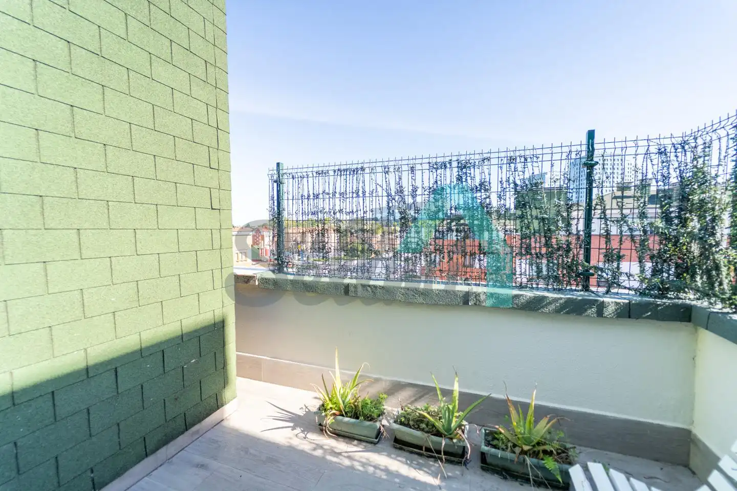 Terraza de Ático en venta en Oviedo  con Calefacción, Parquet y Terraza
