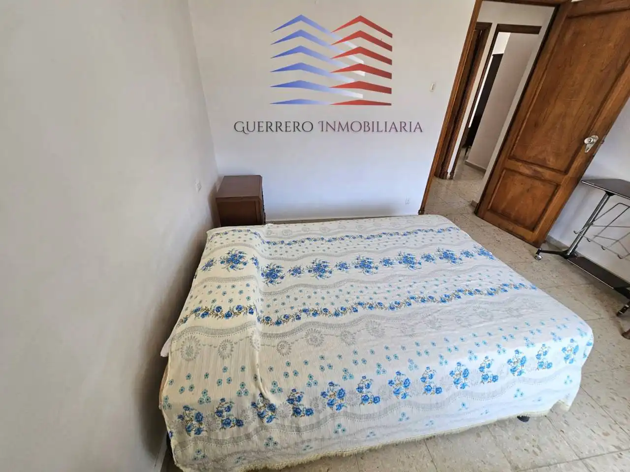 Dormitori de Pis de lloguer en Ourense Capital  amb Calefacció, Moblat i Balcó