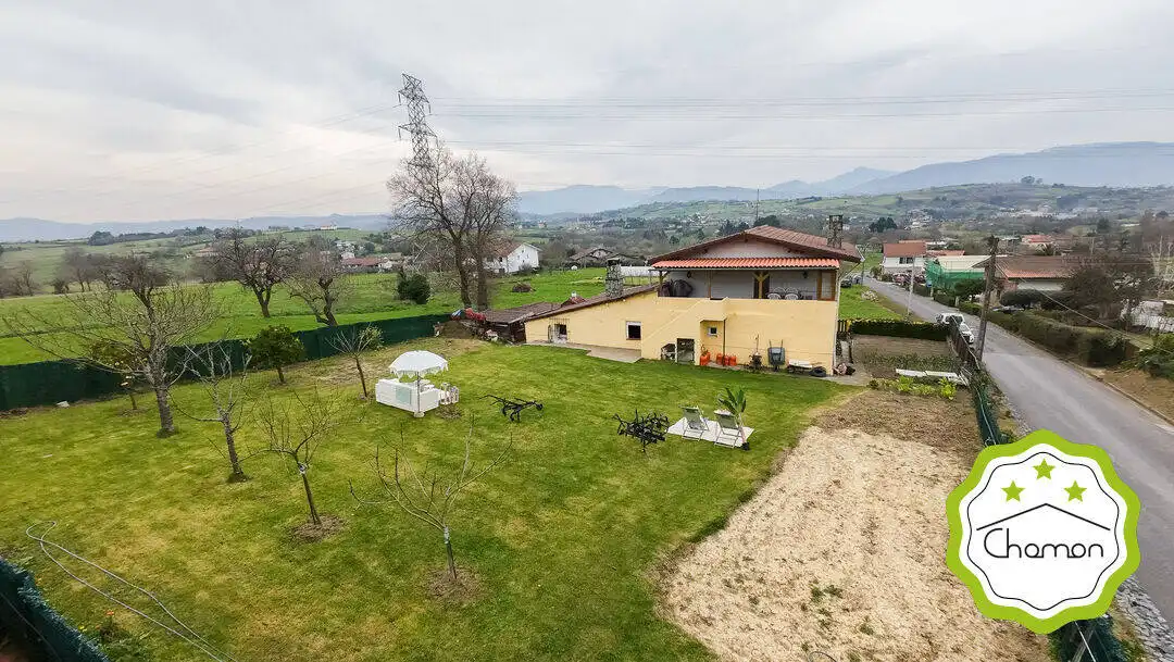 Country house zum Verkauf in Erandio mit Heizung, Privatgarten und Terrasse