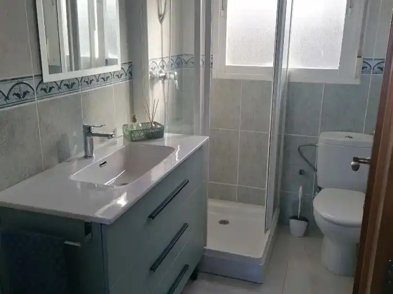 Bany de Casa o xalet en venda en La Nucia amb Aire condicionat, Parquet i Piscina