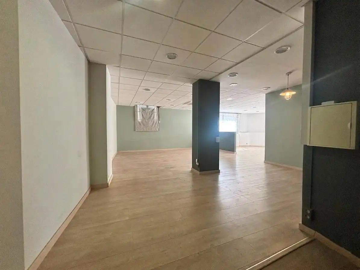 Local de alquiler en L'Hospitalet de Llobregat con Aire acondicionado
