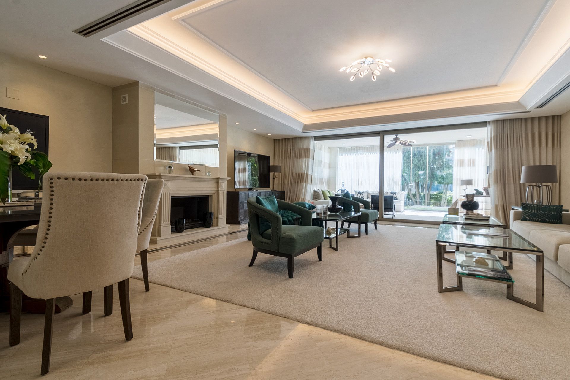 Sala d'estar de Casa o xalet de lloguer en Marbella amb Aire condicionat, Jardí privat i Terrassa