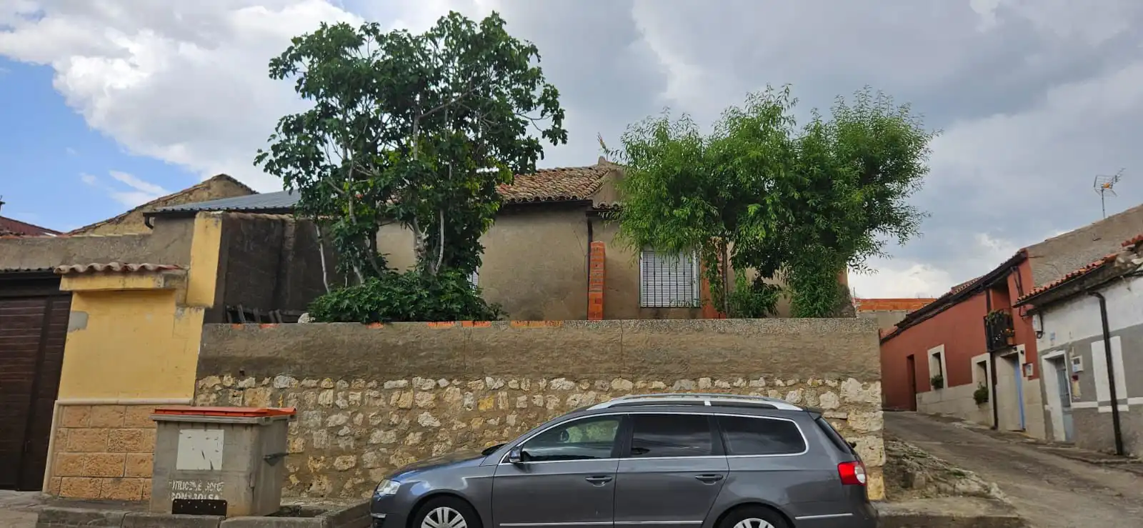 Vista exterior de Casa o chalet en venta en Tiedra con Calefacción, Jardín privado y Terraza