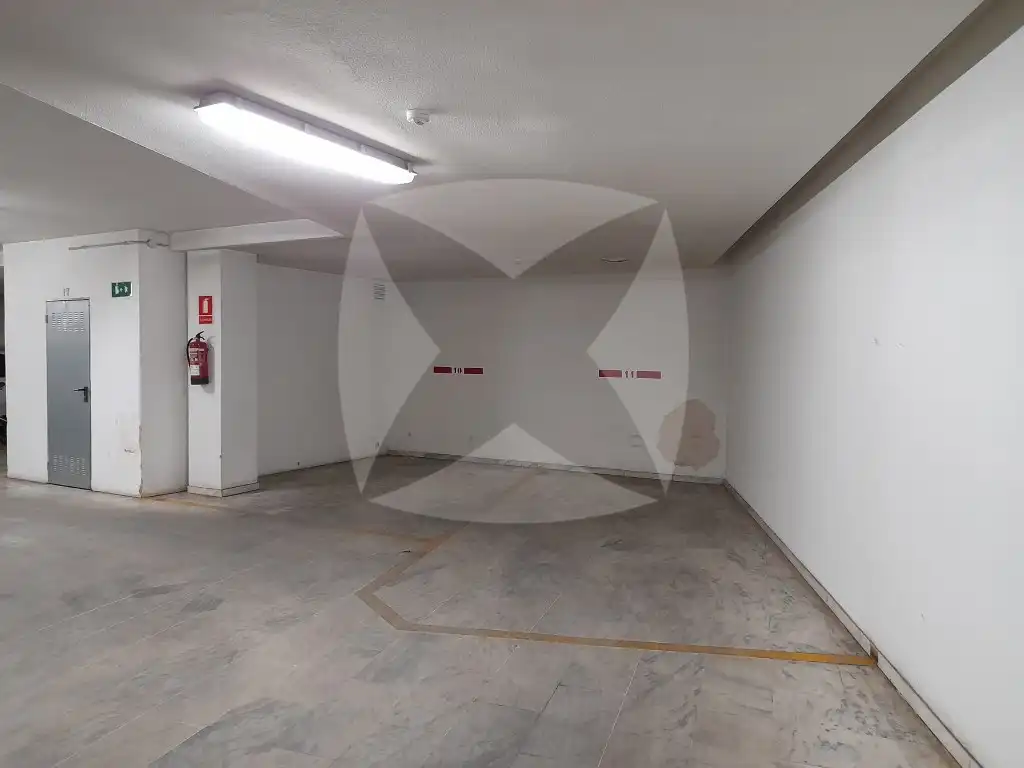 Parkplatz von Garage zum Verkauf in Badajoz