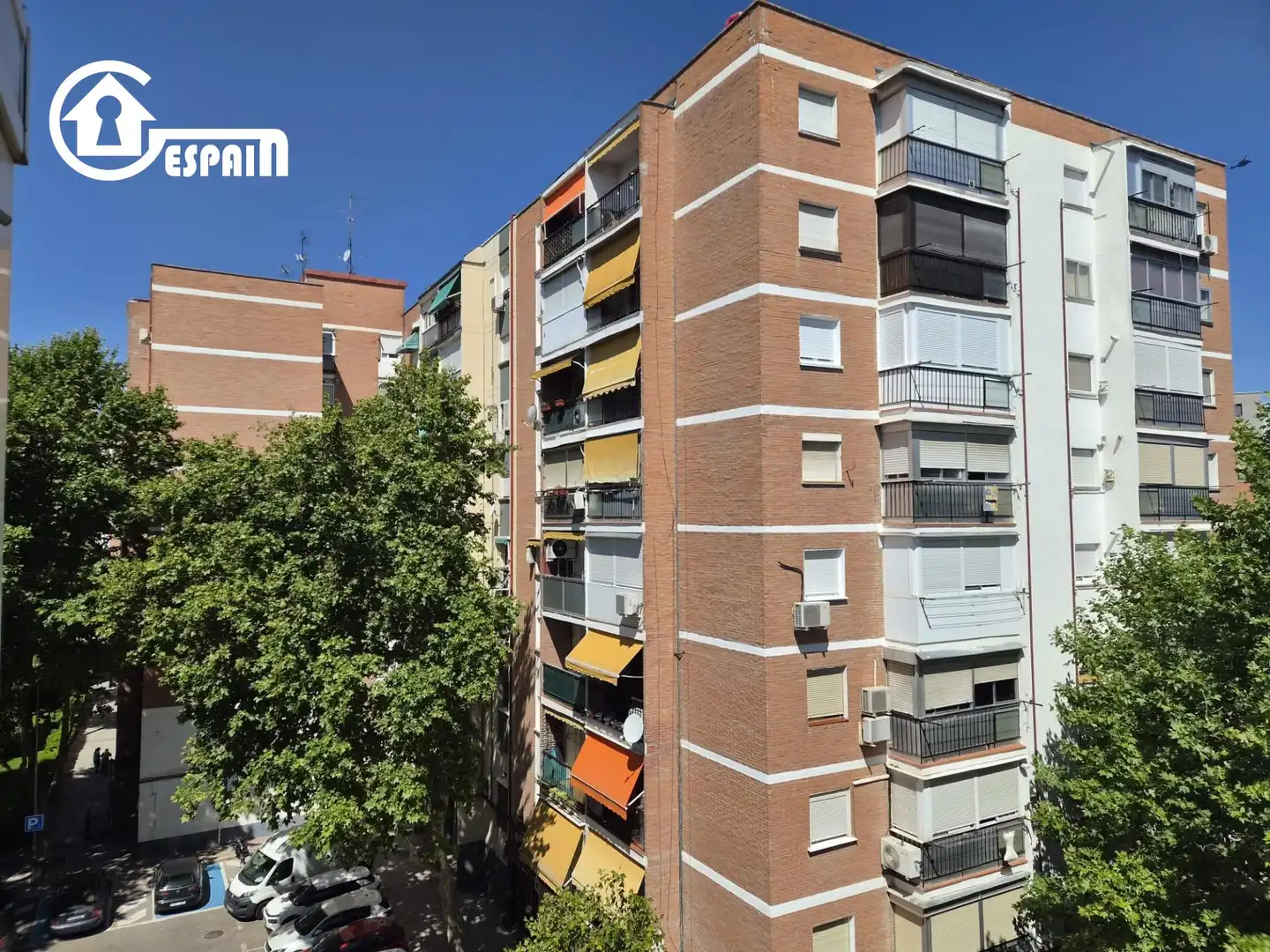 Vista exterior de Pis en venda en Madrid amb Calefacció