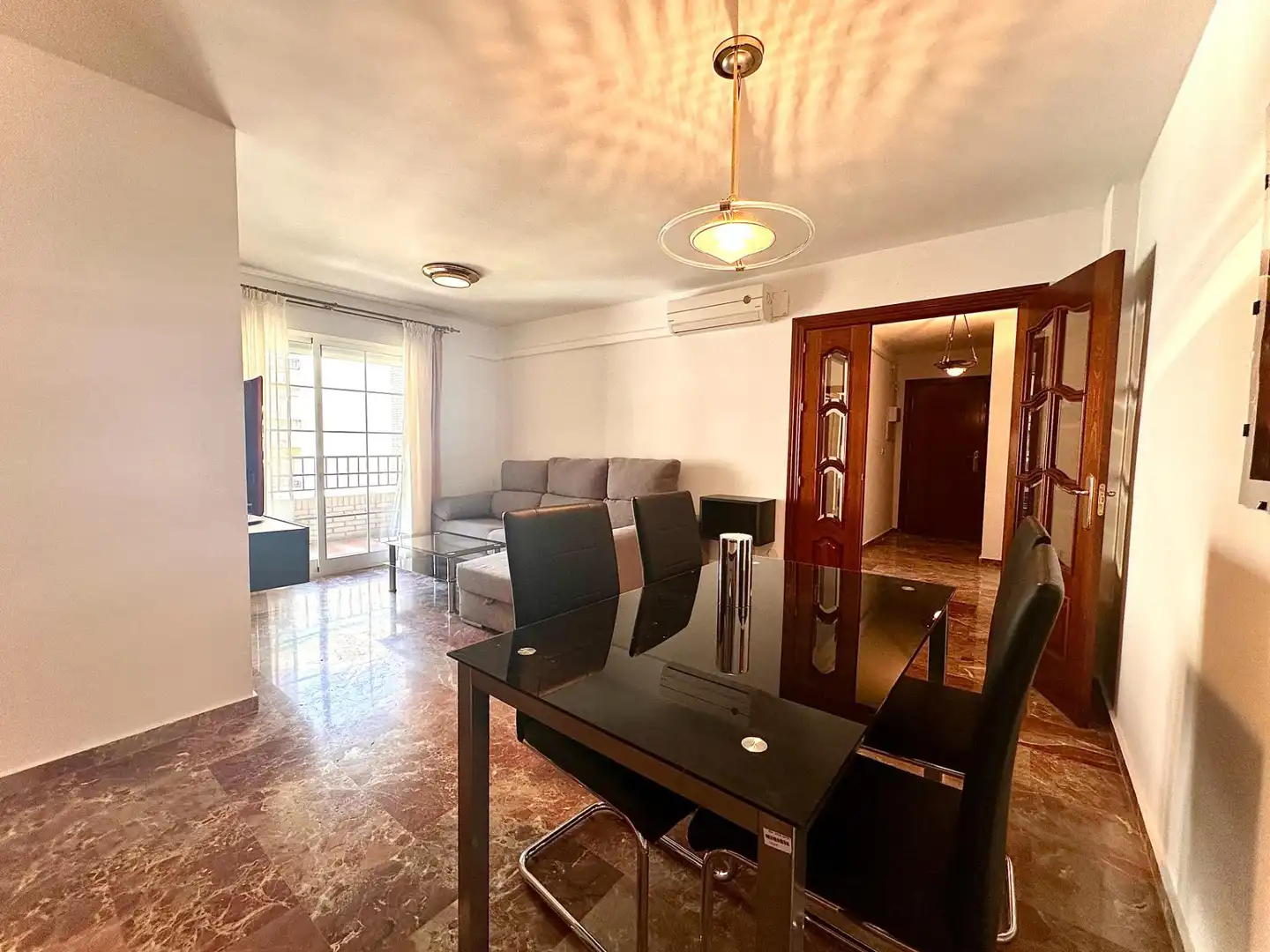 Living room of Flat for rent in Granada  with Air Conditioner, Heating and Terrace