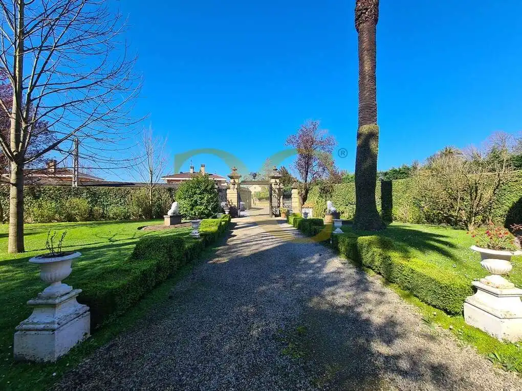 Jardí de Casa o xalet en venda en Gijón  amb Calefacció, Jardí privat i Terrassa