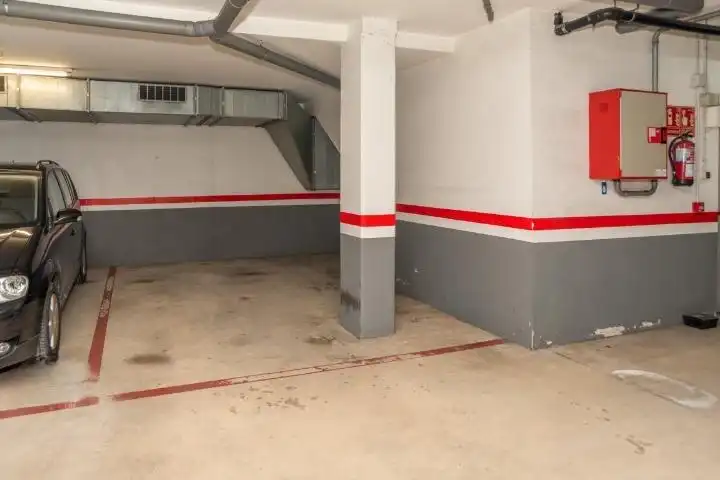 Parkplatz von Wohnung zum Verkauf in Badalona mit Heizung, Parkett und Terrasse