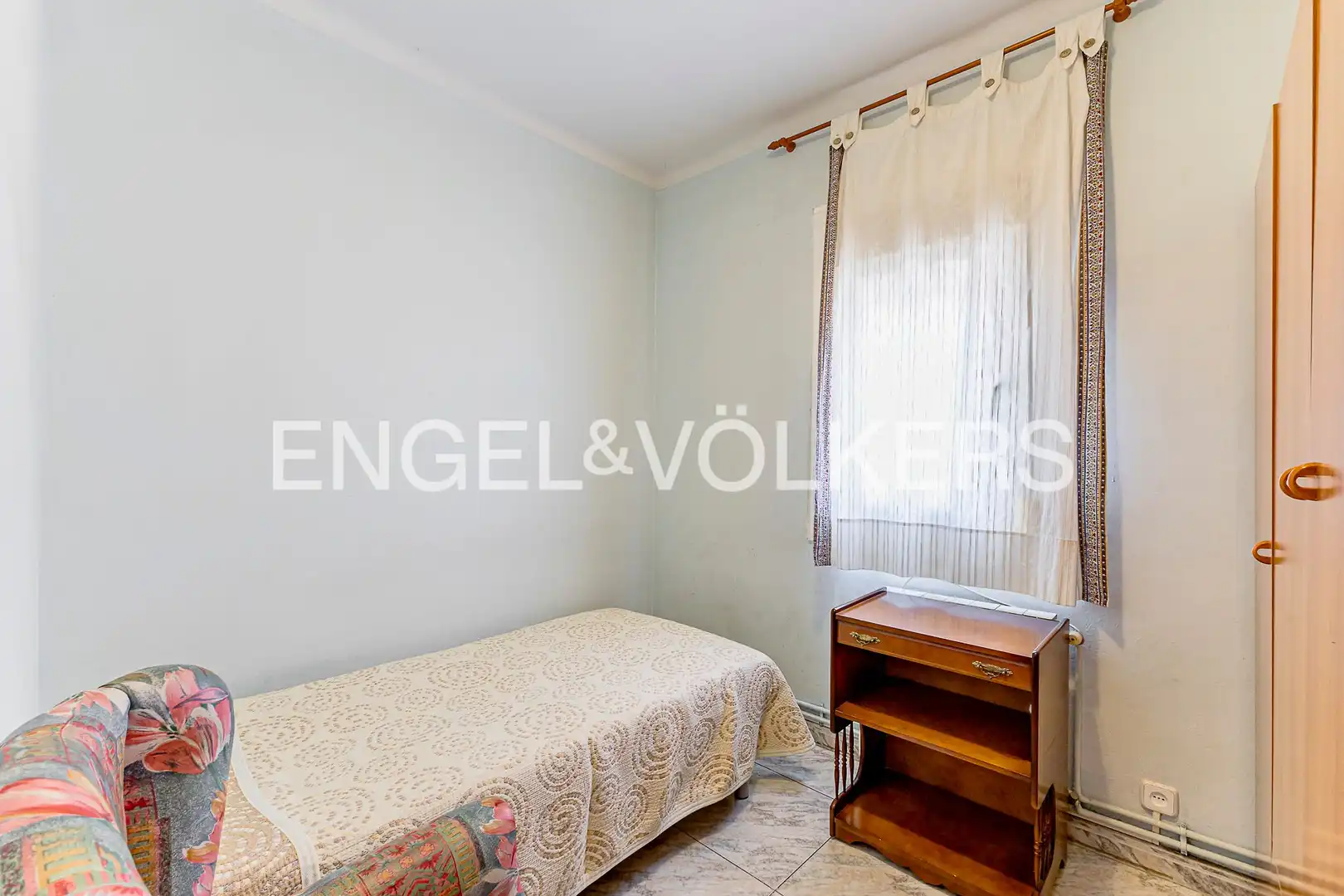 Schlafzimmer von Wohnung zum Verkauf in Barcelona mit Heizung und Balkon