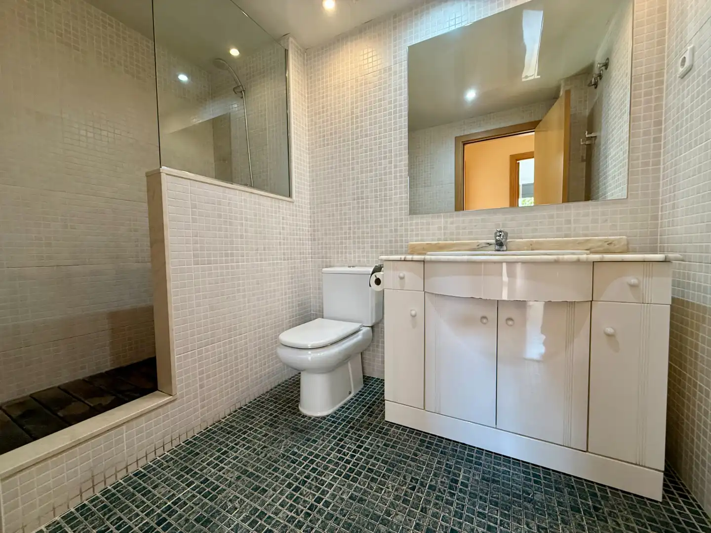 Bathroom of Flat for sale in Castellar del Vallès  with Heating, Storage room and Balcony