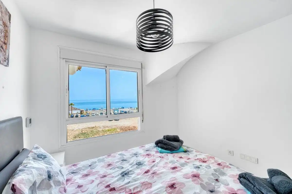 Schlafzimmer von Dachboden zur Miete in Manilva mit Klimaanlage, Heizung und Terrasse
