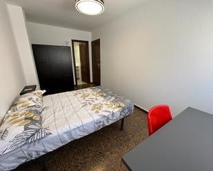 Bedroom of Flat to share in  Zaragoza Capital  with Air Conditioner, Terrace and Balcony