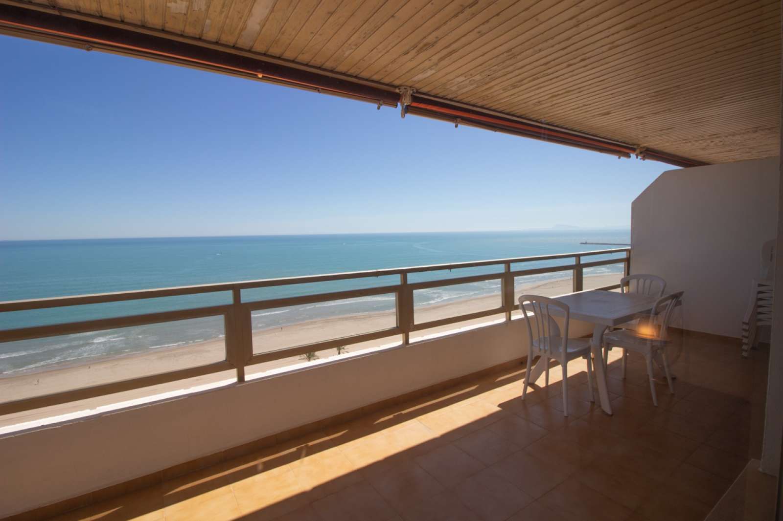 Terrace of Apartment to share in Cullera  with Air Conditioner and Terrace